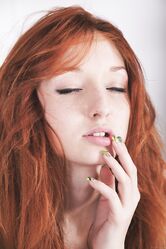 А я письку только что помыла, смотри какая милая и свежая!