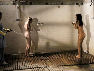 Теперь ты поняла, кто здесь главный?