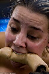 Кажется девчонке реально не сладко