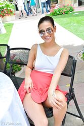 Вышла телочка на променад