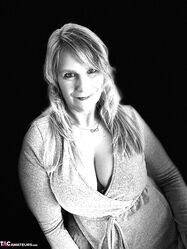 Пенсионерка себя моделькой возомнила