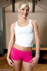 Зацените мою попку, говорят, что она сама лучшая!