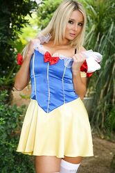 Ну нехуевая из тебя Белоснежка получилась!