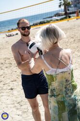 Блядь старая, тебе на пенсию не пора?